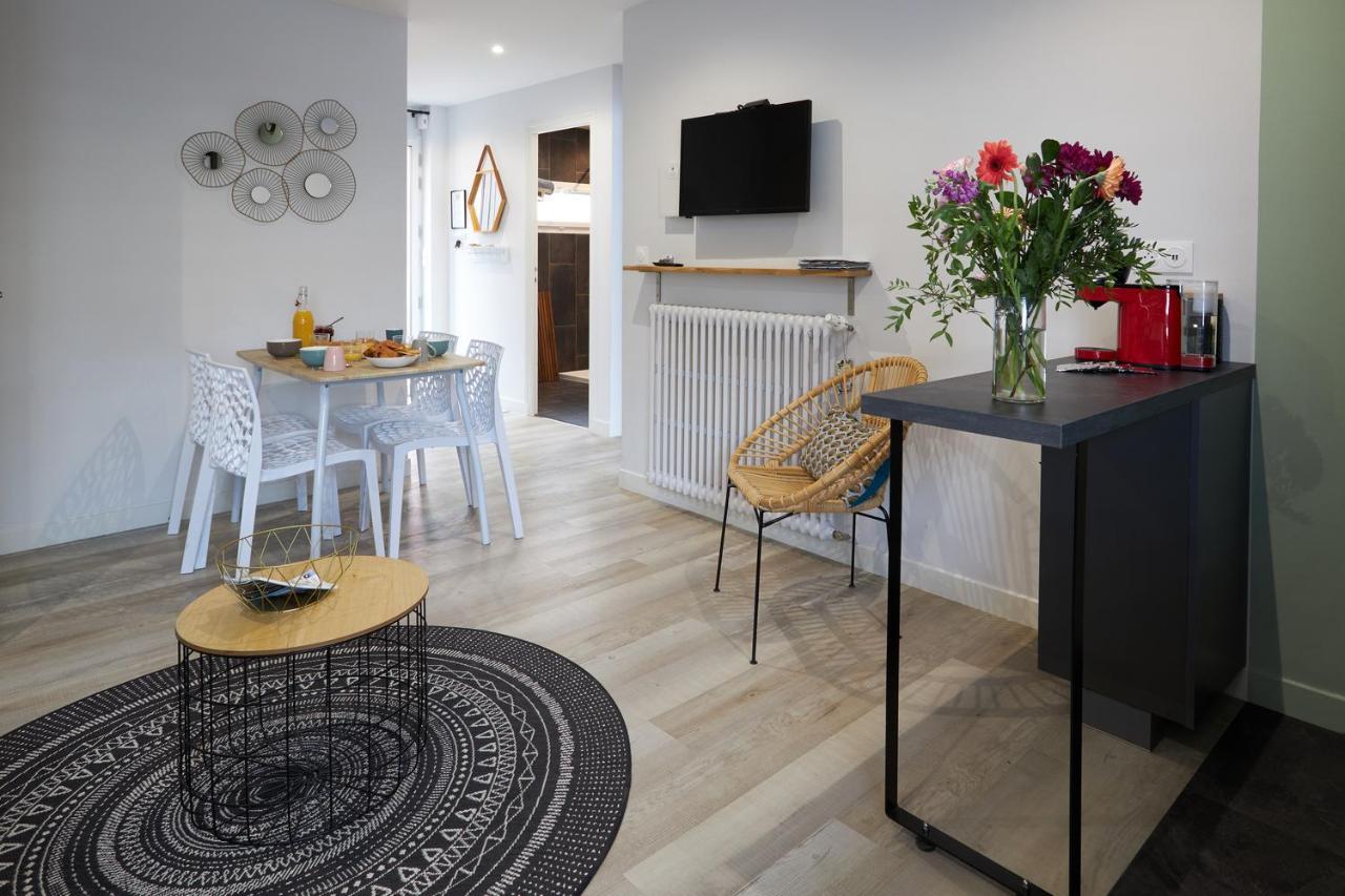 Centre Ville A Pied Appt Avec Sauna, Linge, Wifi, Stationnement Gratuit Vannes Exteriör bild